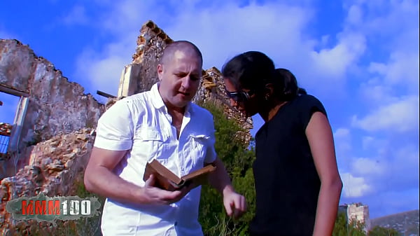 Play MP4 - Slim Indian teen babe outdoor anal fucking