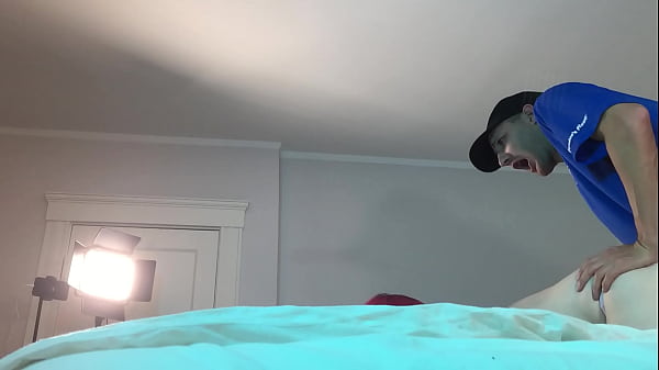 Play MP4 - Pizza Delivery Guy Fucks Trans in Chastity