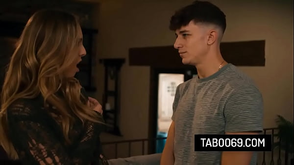 Nonton Desperate Babe Fucks With A Stranger thumbnail