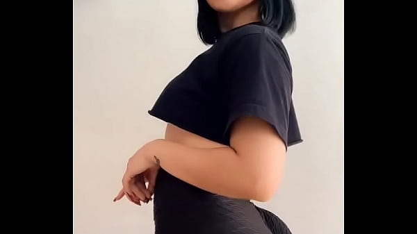 Ig model with small boobs 