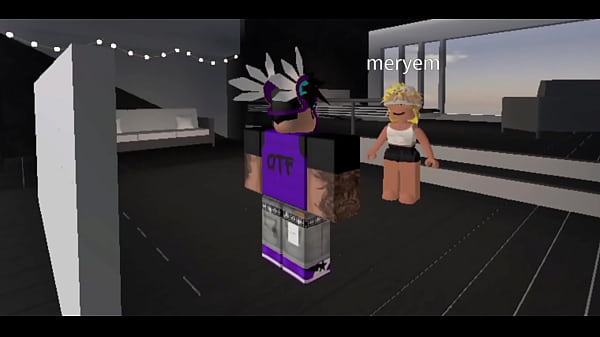 Nonton Blonde Bitch Gets Filled For Robux thumbnail