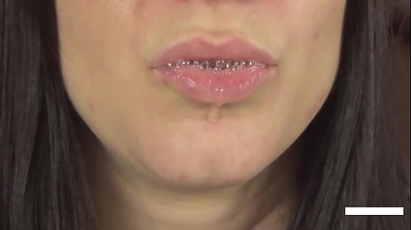 Play MP4 - Are You Thirsty&quest; Spit Fetish - Kylie Jacobs