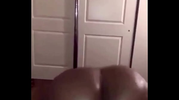 Play MP4 - Too Much Ass for Octavio Long