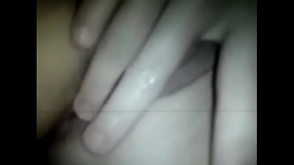 super mojada y masturbandose