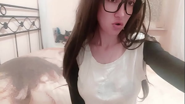 Nonton Late At Night... thumbnail