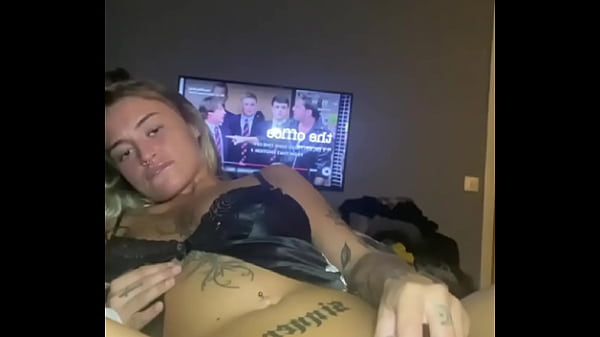 Horny Emo Slut Fingers Her Little Kitty 