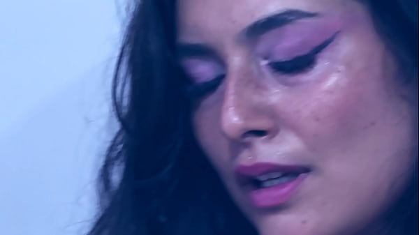 These perfect feet are the reason for your financial troubles 