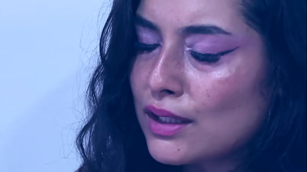 These perfect feet are the reason for your financial troubles 