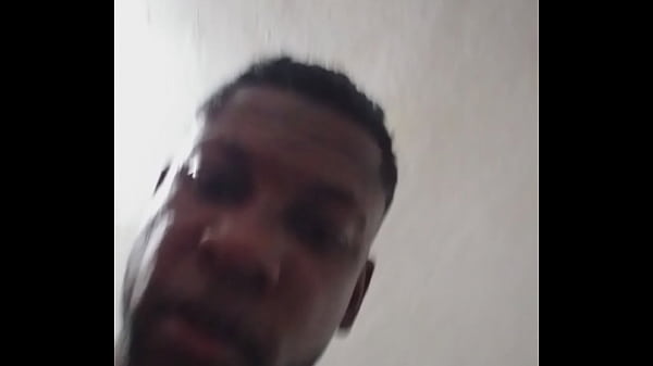 Neg&atilde;o gostoso safado carente 