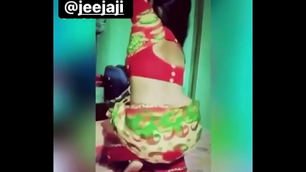 Hot sarre booty dance