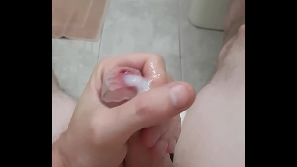 Play MP4 - Branquinho de olhos azuis Cuzinho Virgem solo