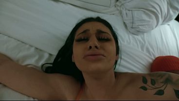 Super Model Ariana Starr_DeepThroats DickIn Hallway