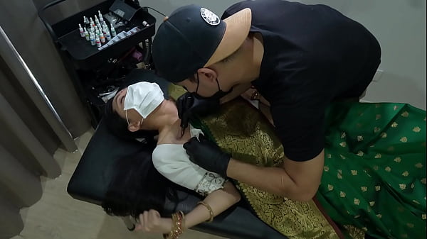 Indian Girl , while Tattoo ,She felt Strong Orgasm in her Pussy 