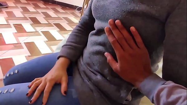 Play MP4 - Increible linda chica quiere mejorar en sus deberes y a cambio me deja follarla a escondidas