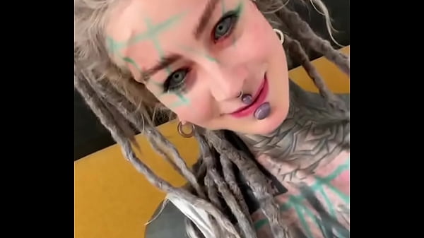 Me looking at you&mdash;how do you like split tongues? Would you ever try a body mod like this?#SplitTongue #BodyMod... 