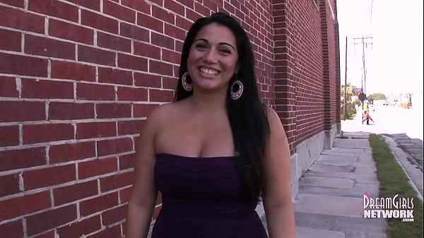 Chubby Italian Hottie Shows Her Tits In Public Hotspot thumbnail