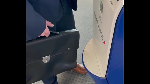 Ici tu as le teaser public ayant une peur bleue de l'avion je d&eacute;cide de m' 