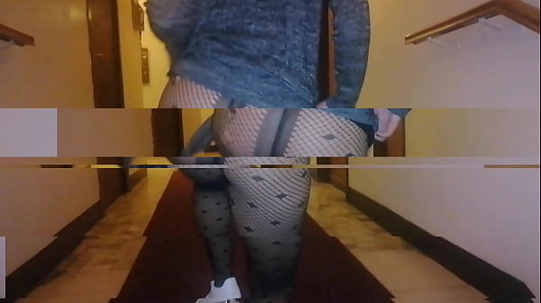 Suck my dick in elevator