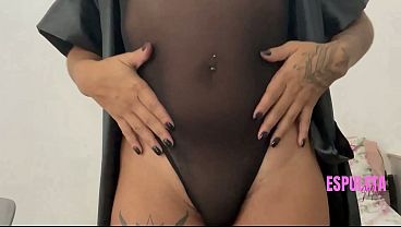 PR&Eacute;VIA - Me arrumando pra sair para fuder com o primo do meu marido corno 