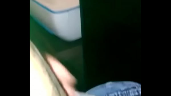 Play MP4 - me masturbo