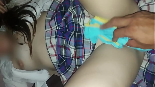 As&iacute; Me Limpia Mi T&iacute;o Mi Puchita Despu&eacute;s De Que Que Me La Llena De Semen - Inocente Sobrina Colegiala Creampie thumbnail