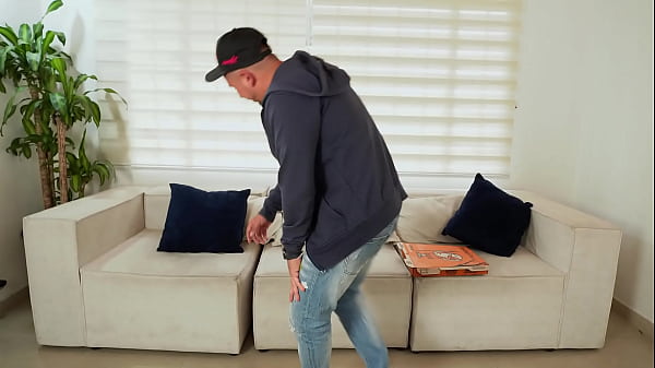 Nonton It's My Lucky Day, Delivery Man Fucks Two Hot Whores - Tommy Miller thumbnail