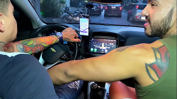 Play MP4 - Motorista  ganha mamada no carro e pede pra fuder minha bunda em casa &lpar; brunohot25 &rpar;