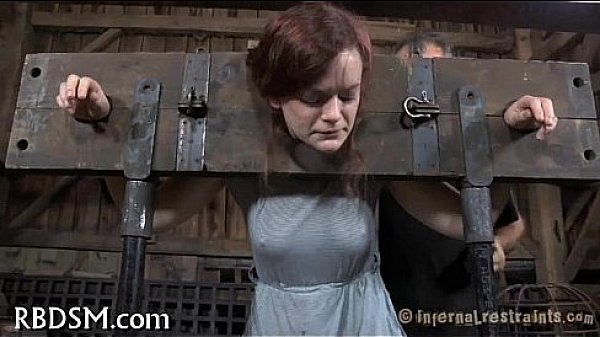 Delighting pussy with hawt toy 