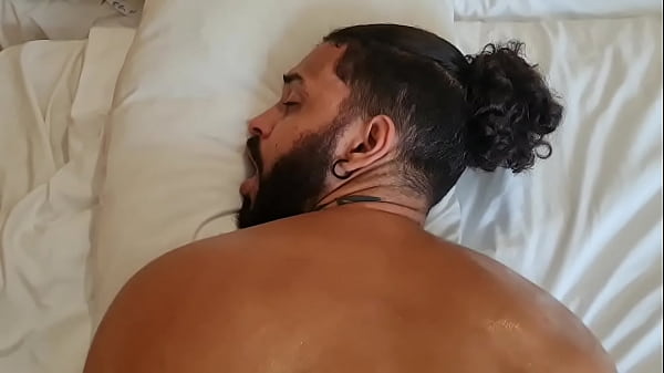 Play MP4 - A rola grossa do Romanello entrando gostoso no meu cu macio
