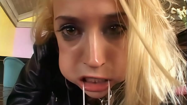 Kelly Wells Loves Getting Opened Up thumbnail