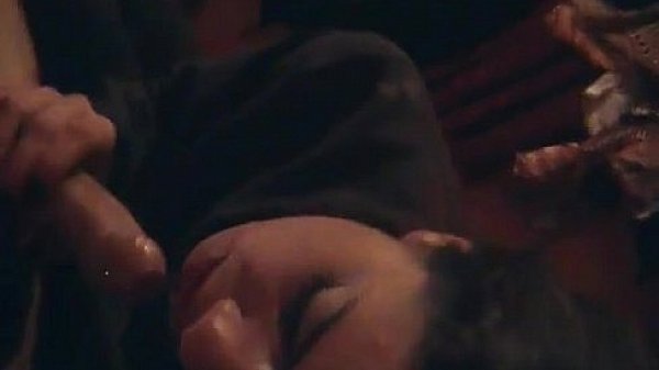 Maestra hermosa cachonda chupando rico 