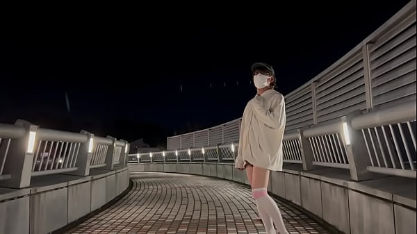 女装子まゆの深夜歩道橋ストリップショー thumbnail