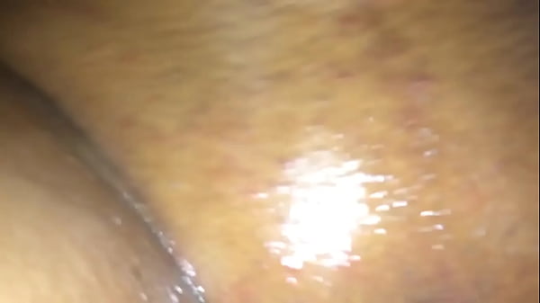 Play MP4 - Rebolando no pau do amante&period; Ai&comma; ai&comma; isso&comma; eita porra&comma; amor est&aacute; escorrendo tudo n&atilde;o deixa&period;