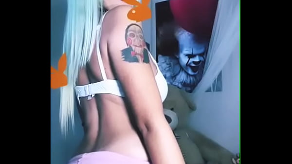 Caliente perra te pondra la verga dura 