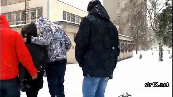 Cute teen amateur givesan amazing suckfuck