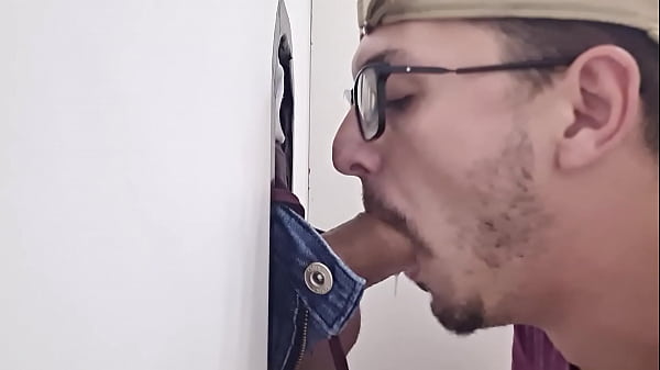 H&eacute;tero Veio Ser Mamado No Gh thumbnail