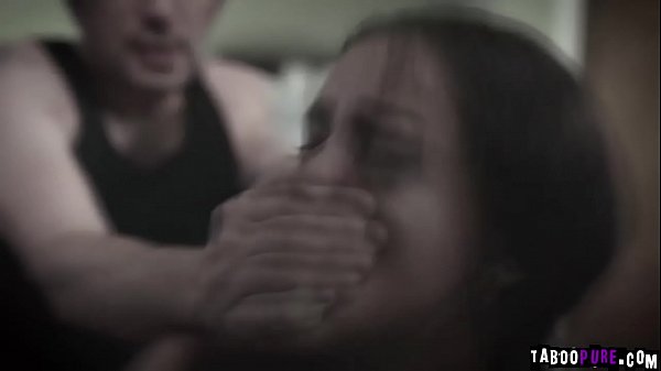 Alina lopez goes down and gave tommy a hot steaming blowjob