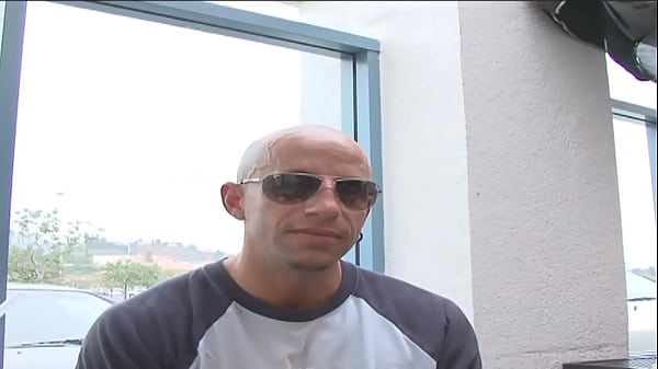 You know jassi has anal because her cute little bung hole is puckering out almost begging 