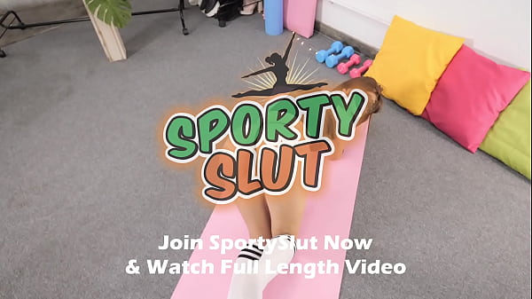 Incredible thighgap round ass puffy pussy cameltoe beautiful face babe 