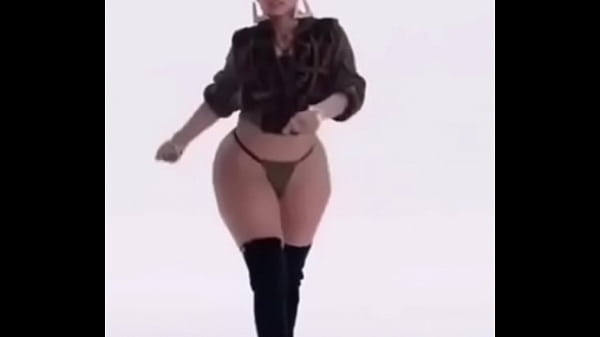 Play MP4 - Nicki Minaj