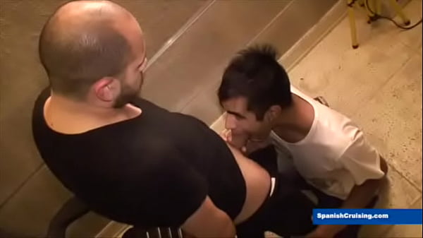 Machos latinos follando a pelo 