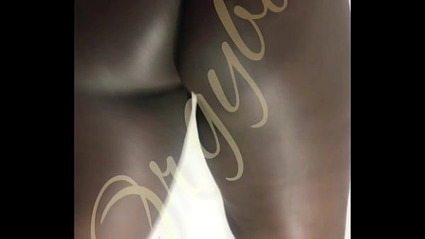 Play MP4 - Shake that booty mama