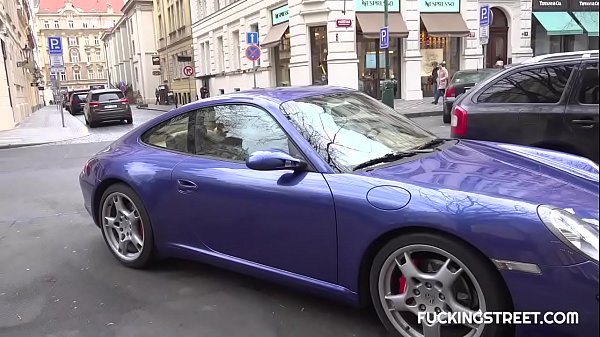 Delicious blonde gets_invited to private photoshoot