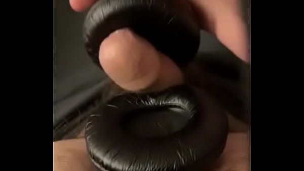 headphones play 