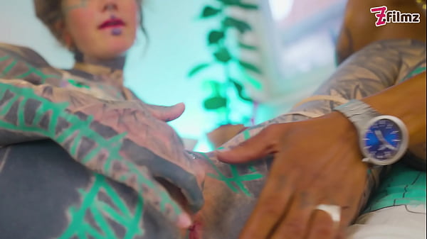 Alternative babe loves fucking bbc 