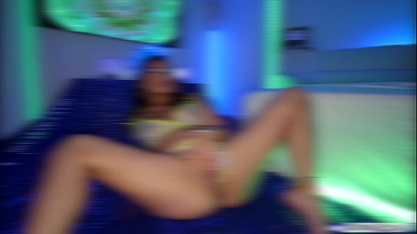 Hot night with bubble butt beauty cami strella 