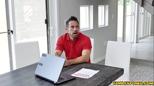 Anna Blaze suggets her parents to make moneyonline