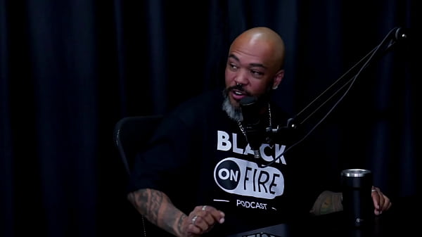 Chegou a voltar atr&aacute;s, mas decidiu tentar de novo, grava collabs, e teve experi&ecirc;ncias de podolatria com o cliente que bebia xixi - Juh Jackson (WATCH ON: SHEER/RED) 