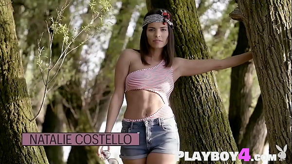 Hot babe Natalie Costello exposed her nice body 