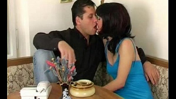 Brune sexe avec son copain 